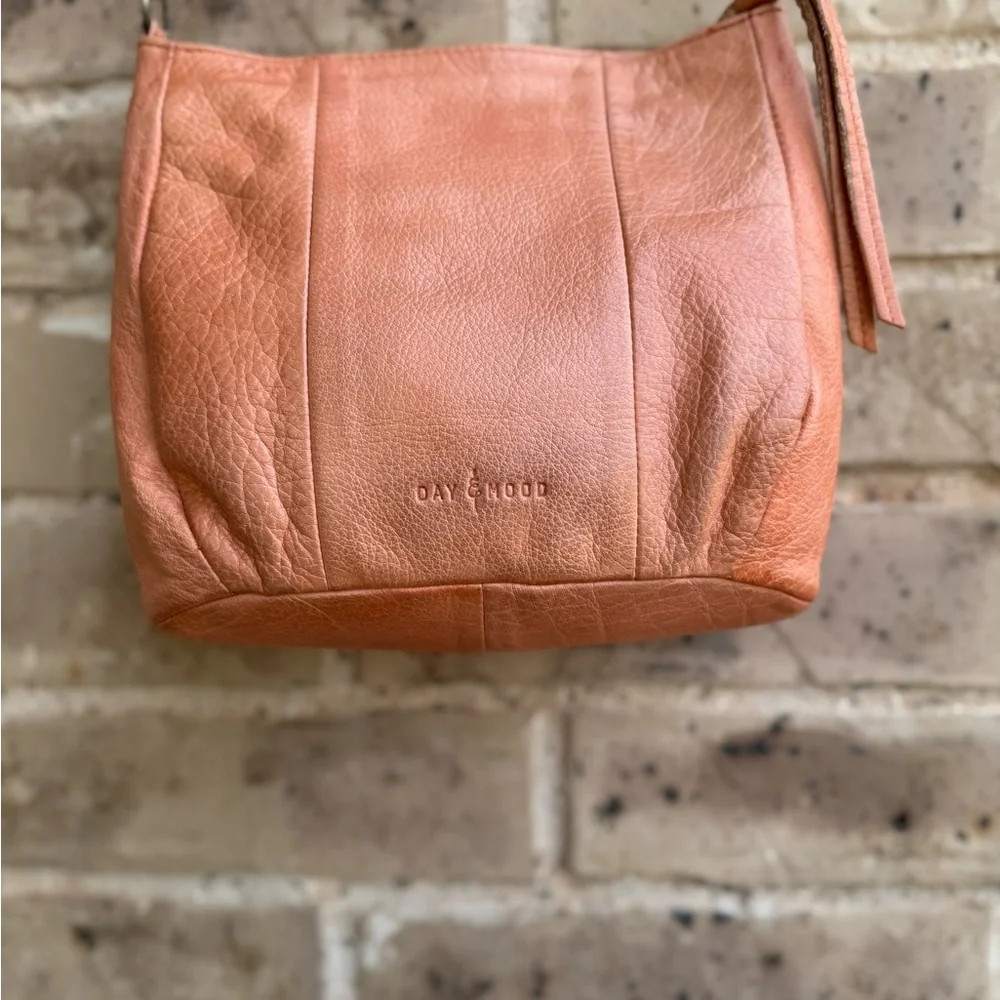Day and Mood leather Peony Crossbody bag woven design - Picture 6 of 13